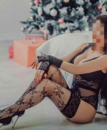 Моя нежность и креативность не оставят тебя равнодушным. Живу в самом сердце Москвы! У меня есть множество услуг, которые помогут тебе расслабиться и насладиться полным комфортом: классический массаж, эротический массаж, стриптиз, оральные ласки и еще многое другое. Мои фото и отзывы подтверждают мою красоту и талант. Добро пожаловать в мой мир наслаждений! 🔥🌹💋 Любовь